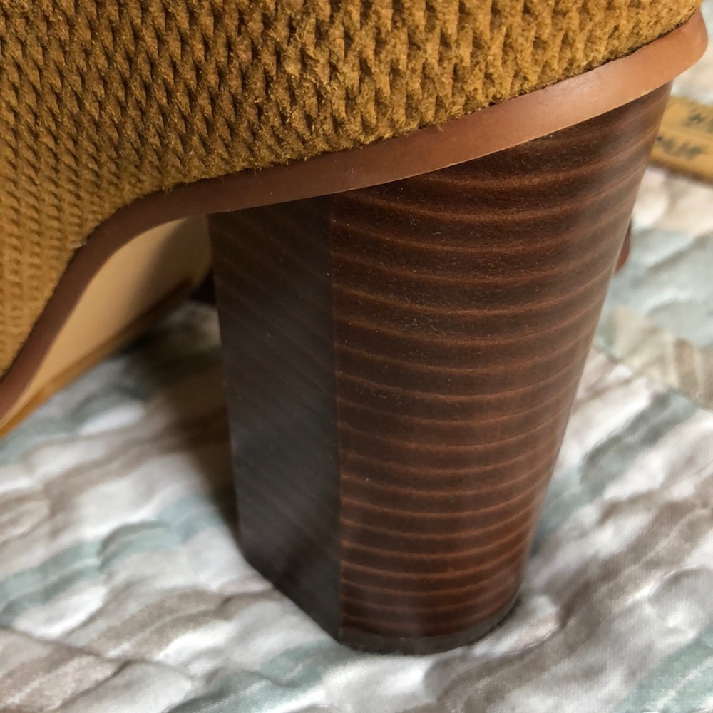 NWOT Vince Camuto leather ankle boots - Picture 7 of 7
